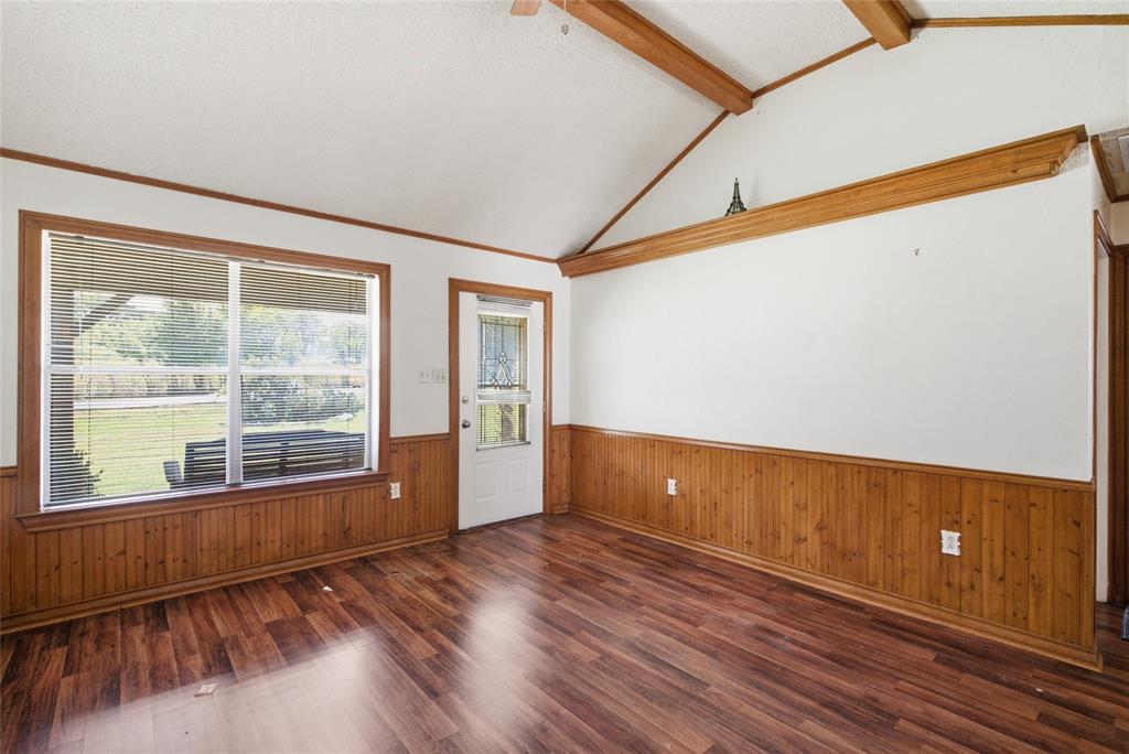 3200 Fairview Road Property Photo 7