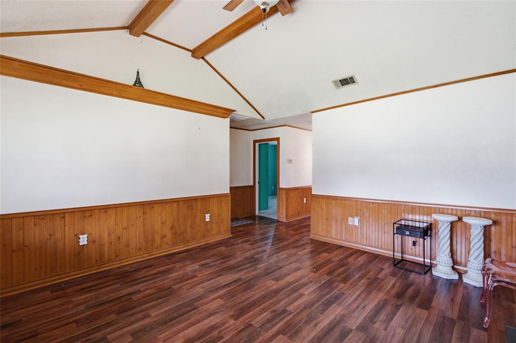 3200 Fairview Road Property Photo 8