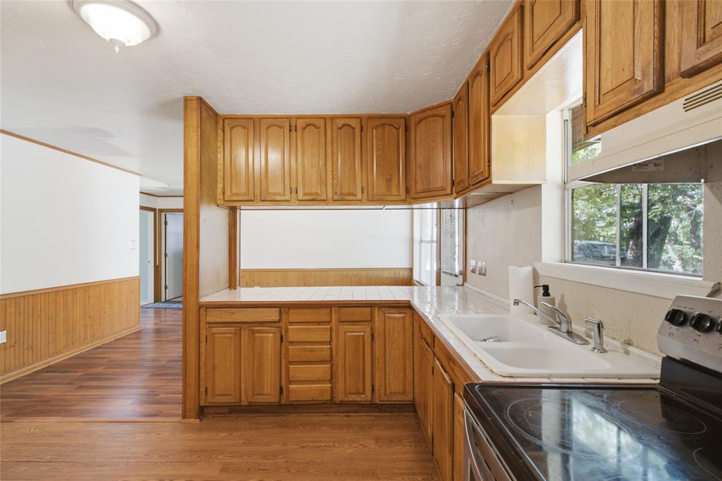 3200 Fairview Road Property Photo 17