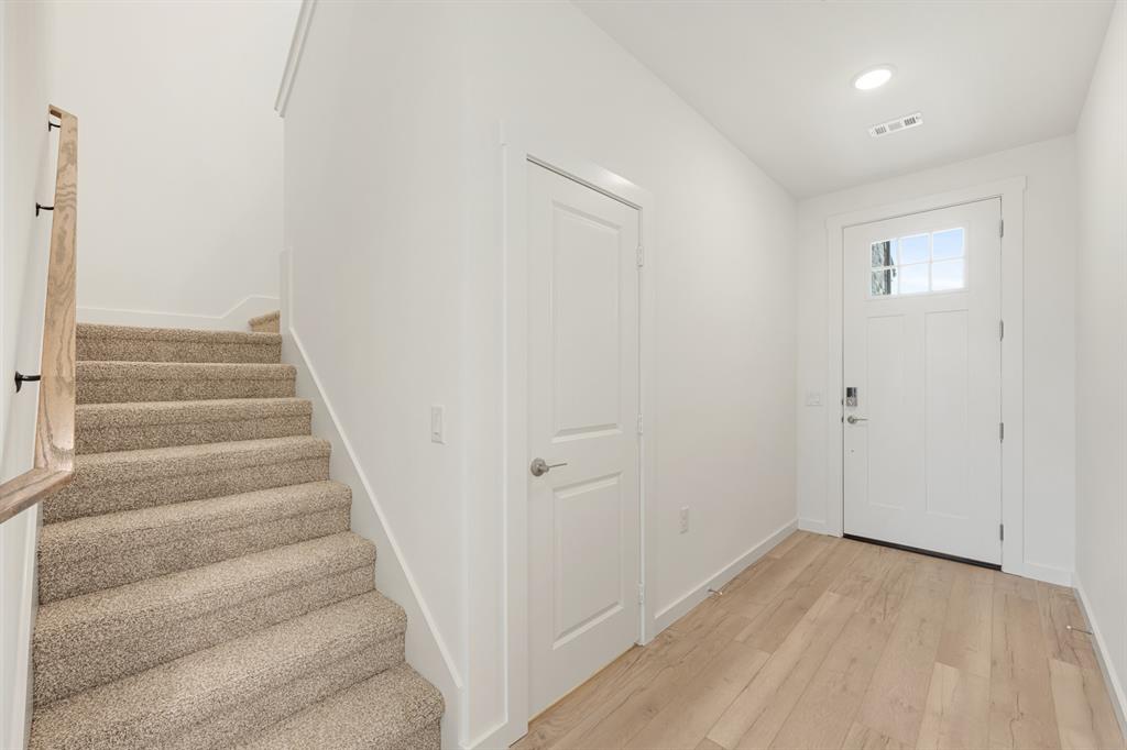 4631 Hawks Trail Property Photo 5