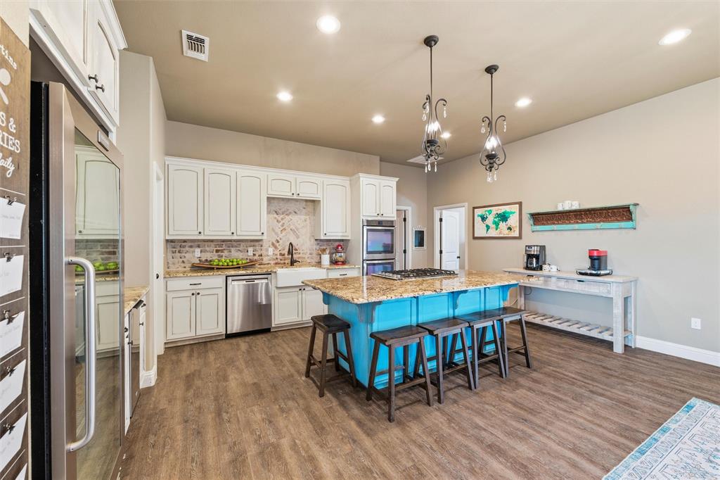 128 E Remuda Court Property Photo 4