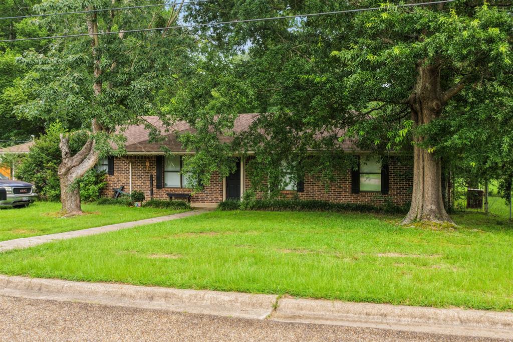 206 Carr Drive Property Photo 1
