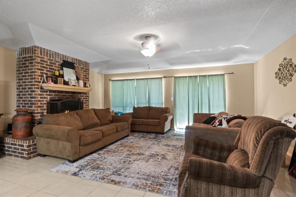 206 Carr Drive Property Photo 2