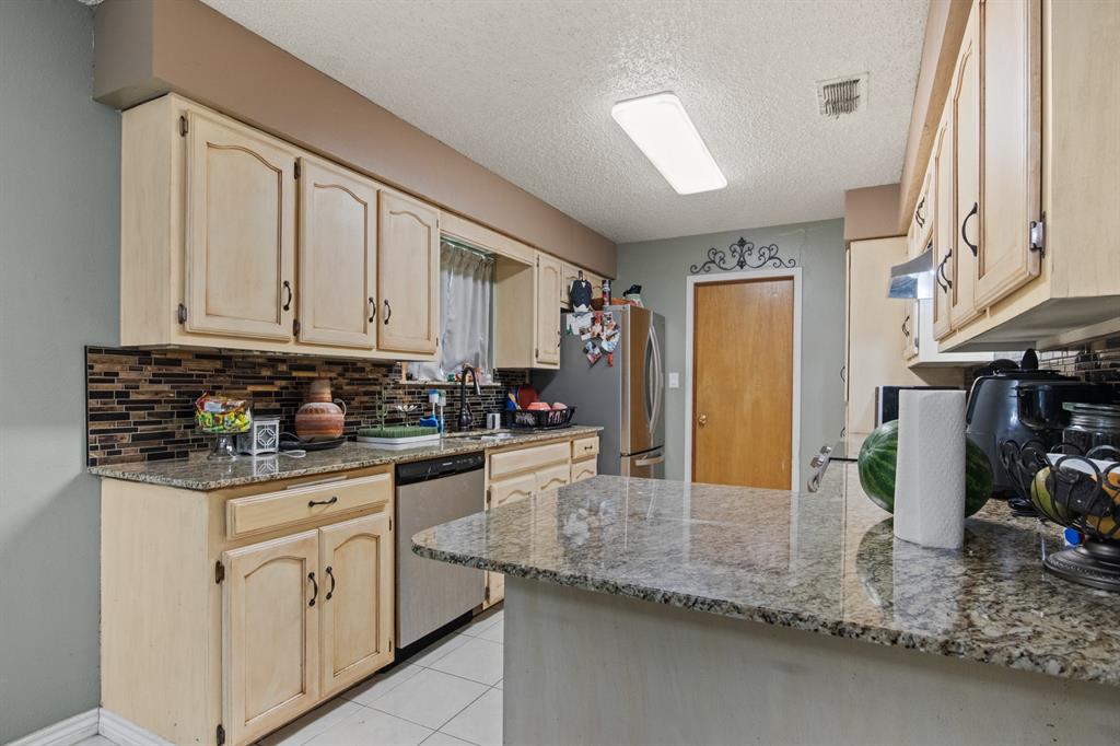 206 Carr Drive Property Photo 4