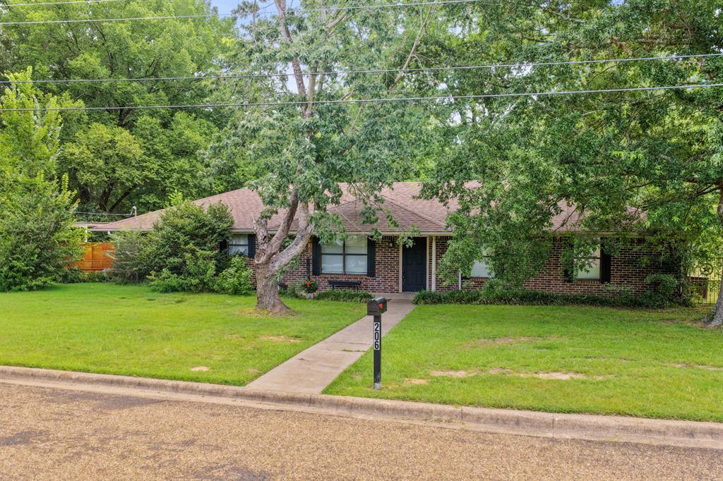 206 Carr Drive Property Photo 14