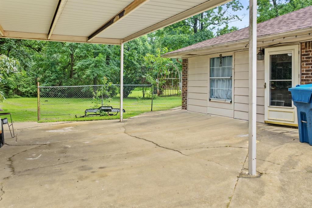 206 Carr Drive Property Photo 16