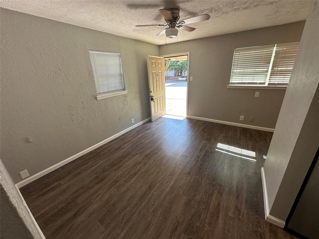 907 S Mesquite Street 907a Property Photo 3