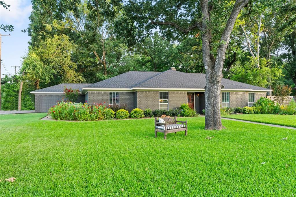 1401 Bowie Circle Property Photo 1