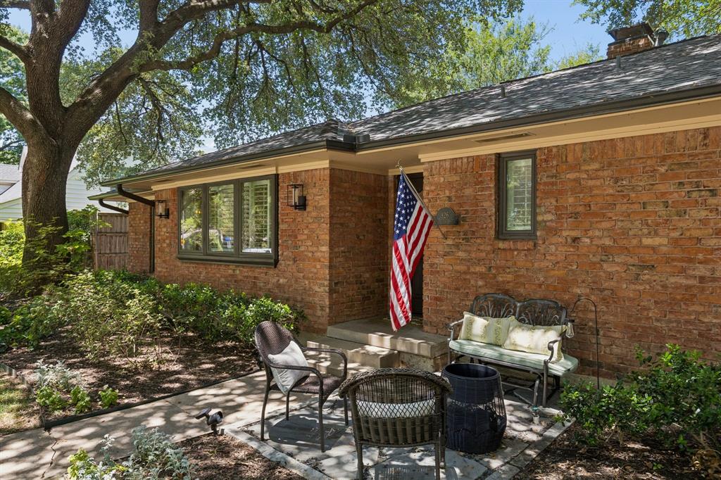 926 Chadwick Drive Property Photo 1