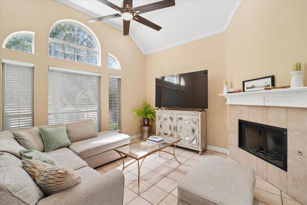 3173 Riverside Drive Property Photo 6