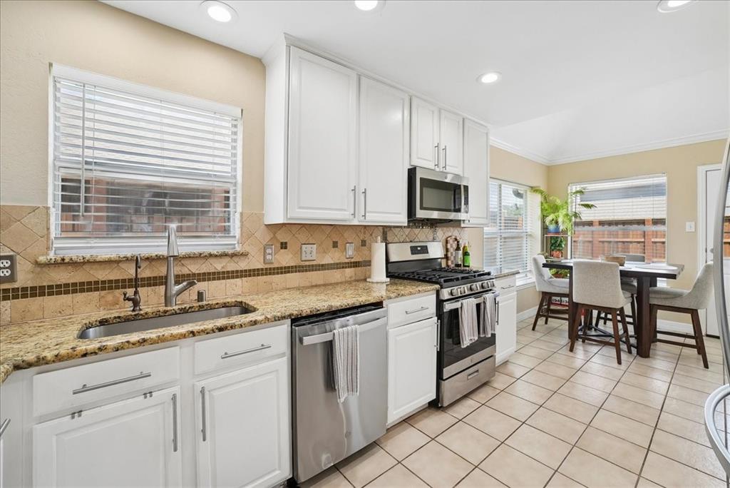 3173 Riverside Drive Property Photo 15