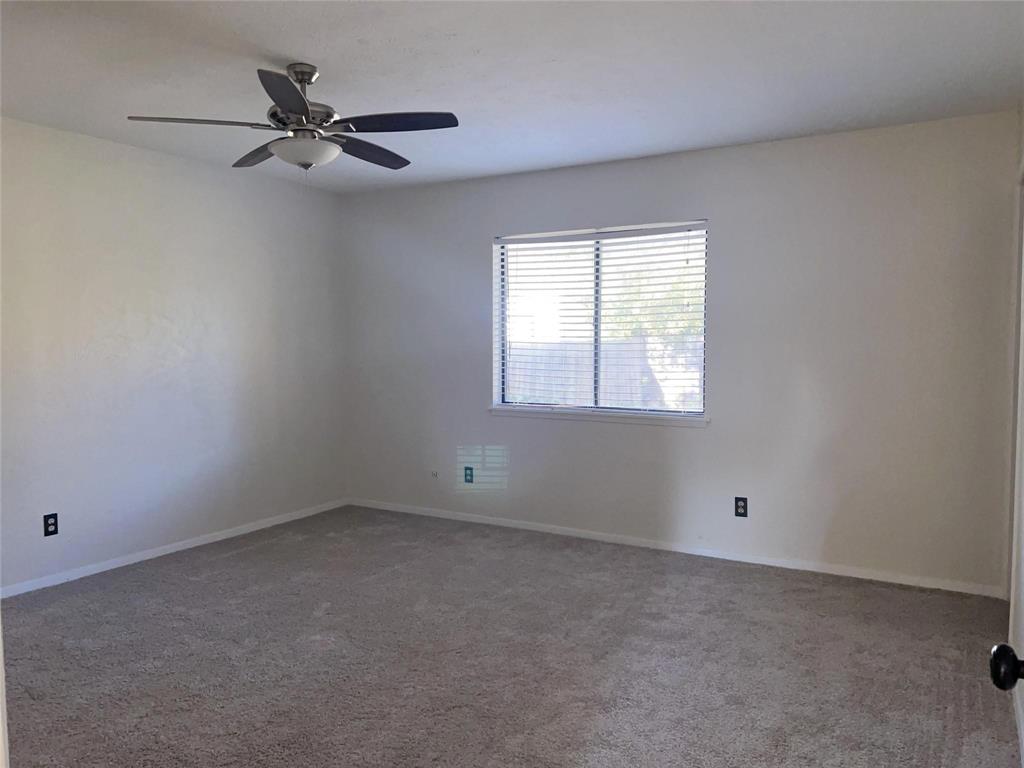 629 Wandering Way Drive Property Photo 4