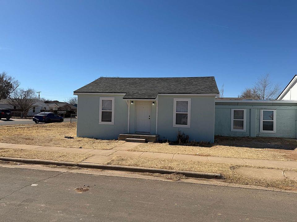 3002 1st Pl Property Photo 2