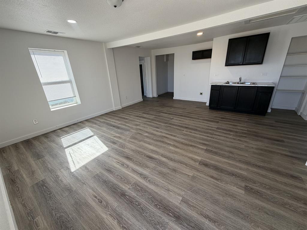 3002 1st Pl Property Photo 8