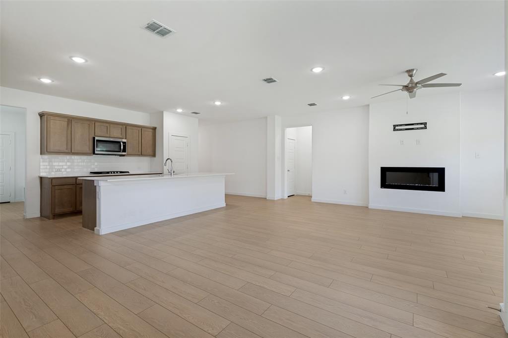 1806 Balfour Bend Property Photo 3