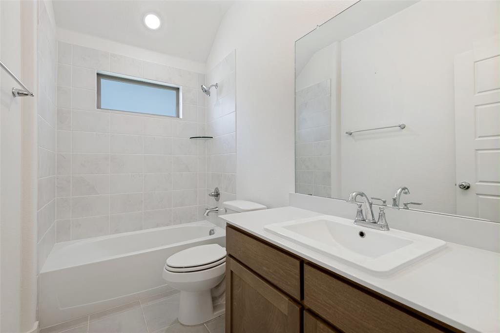 1806 Balfour Bend Property Photo 9