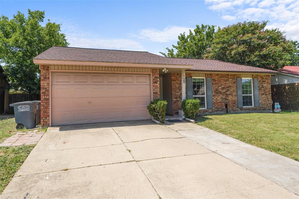 725 Valley View Drive Property Photo 3