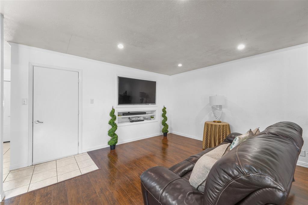 725 Valley View Drive Property Photo 10