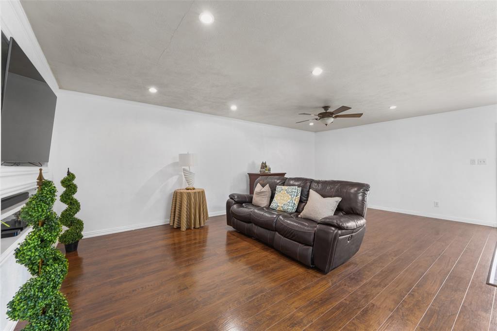 725 Valley View Drive Property Photo 11