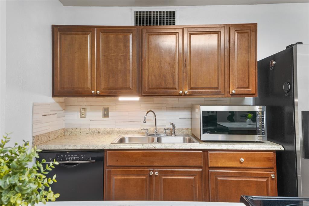 725 Valley View Drive Property Photo 14