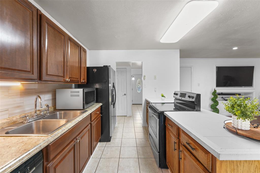 725 Valley View Drive Property Photo 16