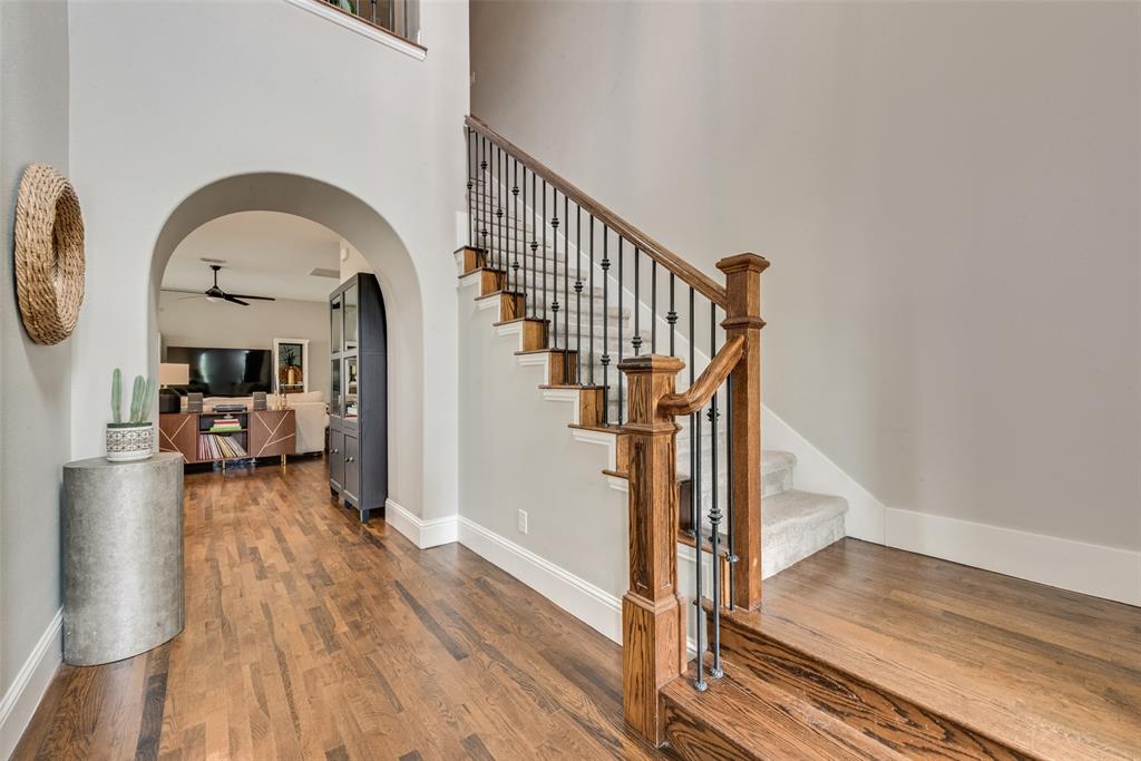 4940 Sage Hill Drive Property Photo 3