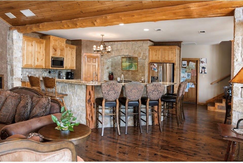475 Magic Valley Property Photo 5