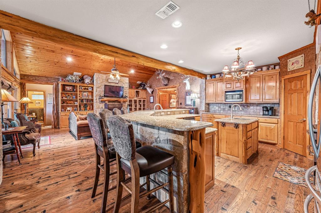 475 Magic Valley Property Photo 7