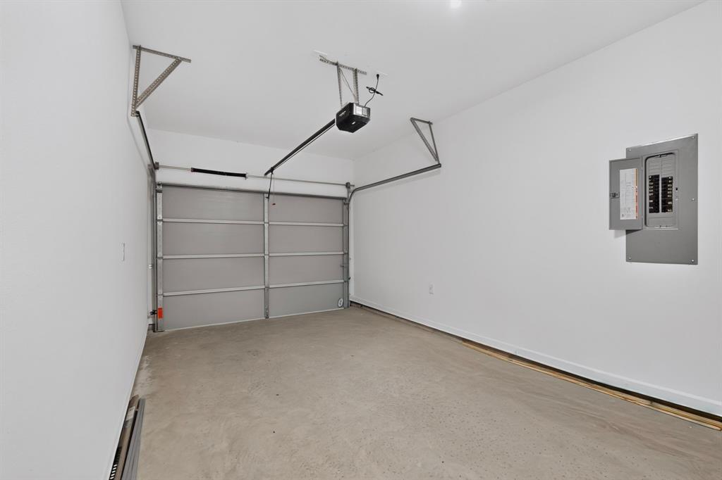 745 W Marshall Property Photo 32