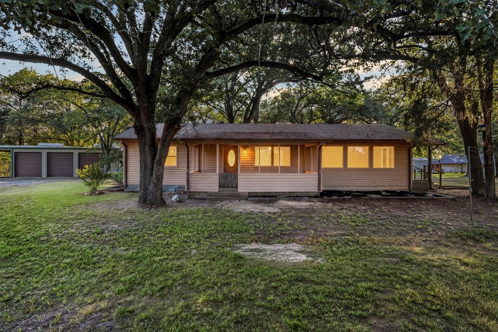8412 County Road 4084 Property Photo 1