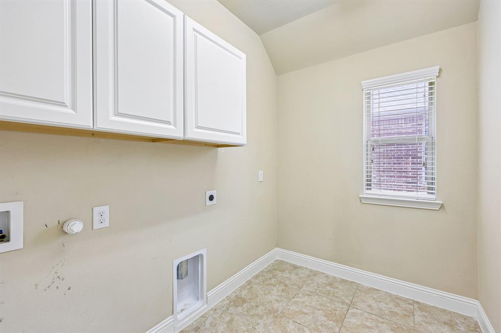 2721 Driftwood Creek Trail Property Photo 31