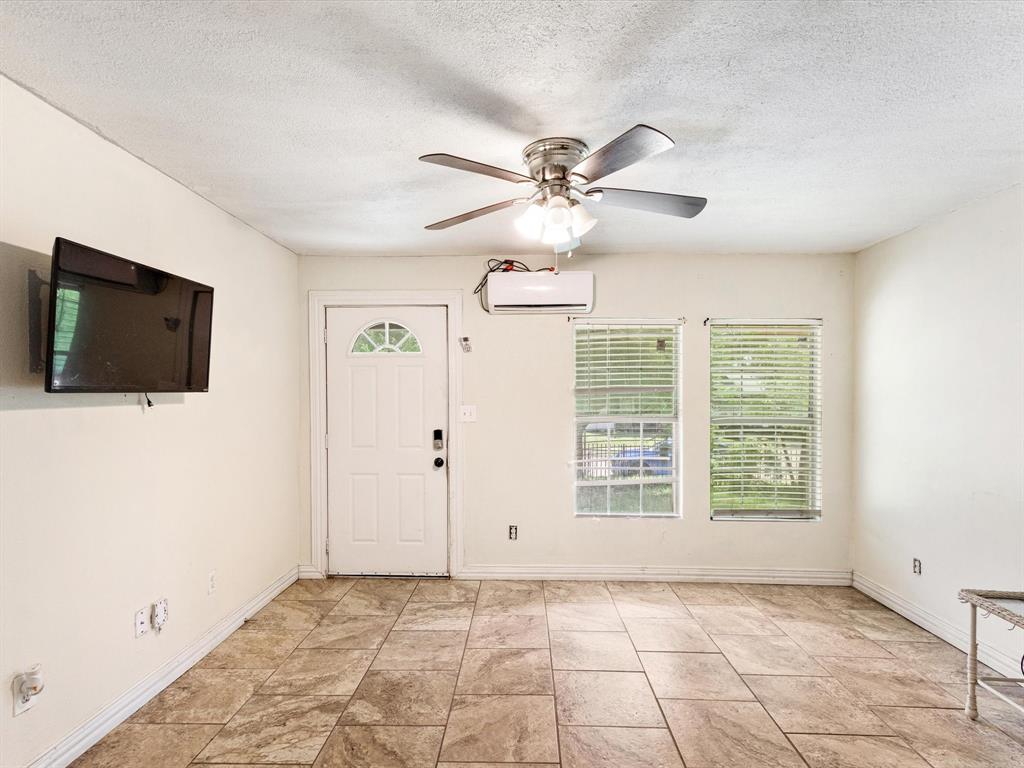 3778 Donalee Street Property Photo 5
