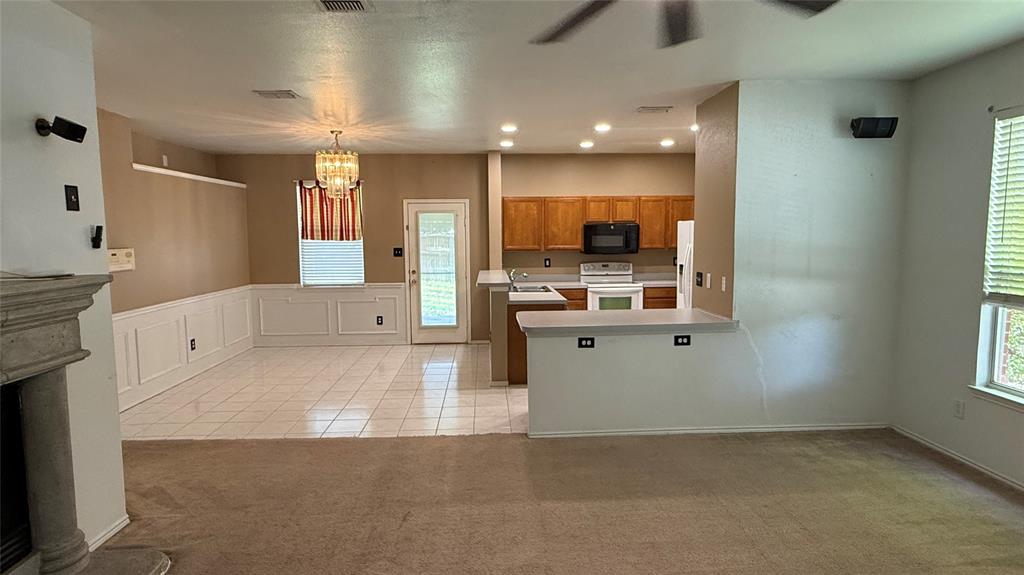 10502 Augusta Lane Property Photo 6