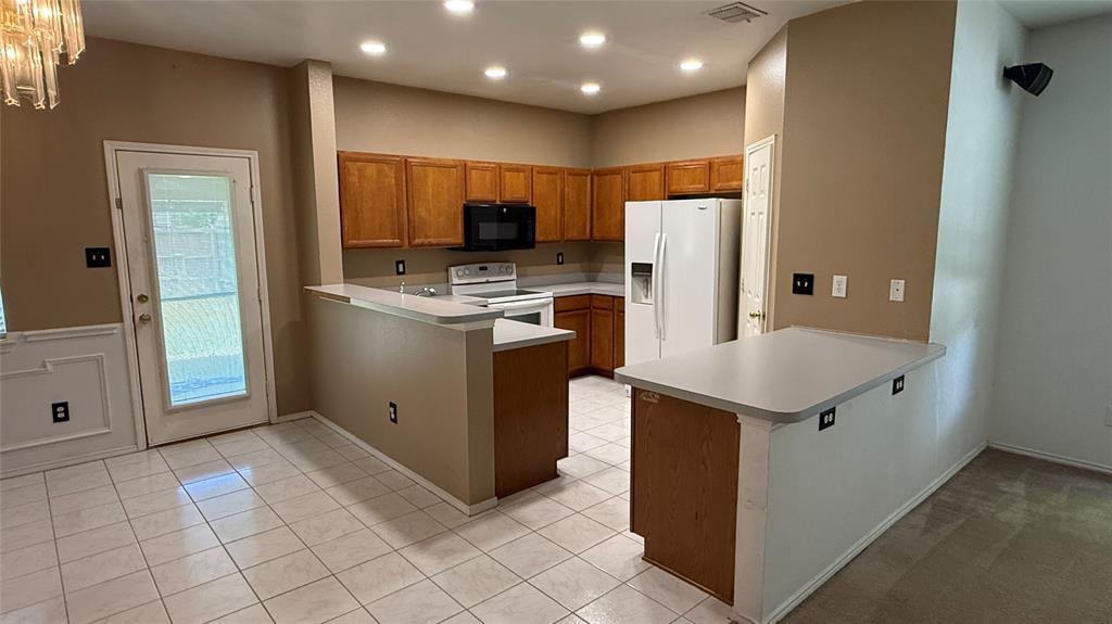 10502 Augusta Lane Property Photo 7