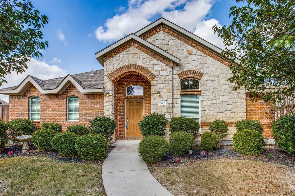 1627 Summerfield Drive Property Photo 1