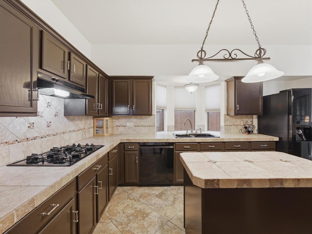 4008 Falcon Ridge Drive Property Photo 12