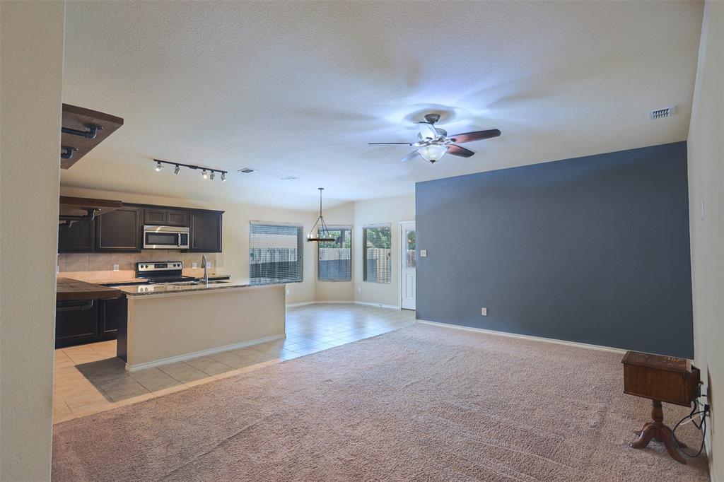 624 River Rock Drive Property Photo 5