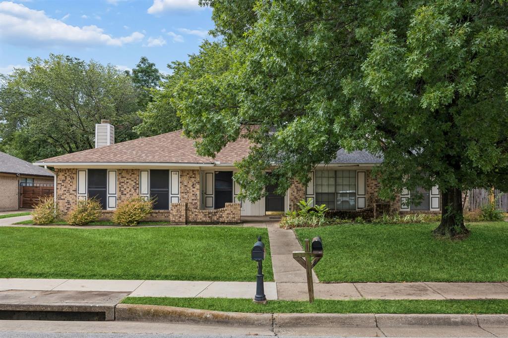 118 E Denton Drive Property Photo 1
