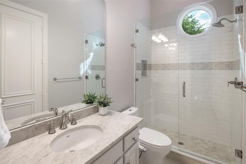 2600 Redding Drive Property Photo 8