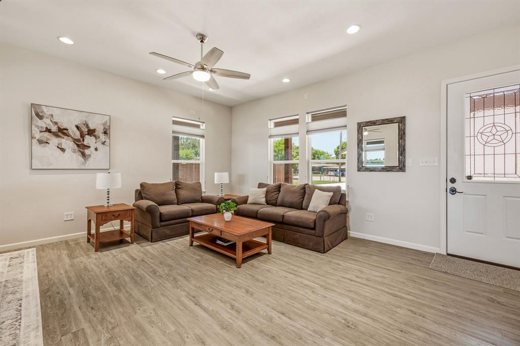 4323 Basswood Court Property Photo 7