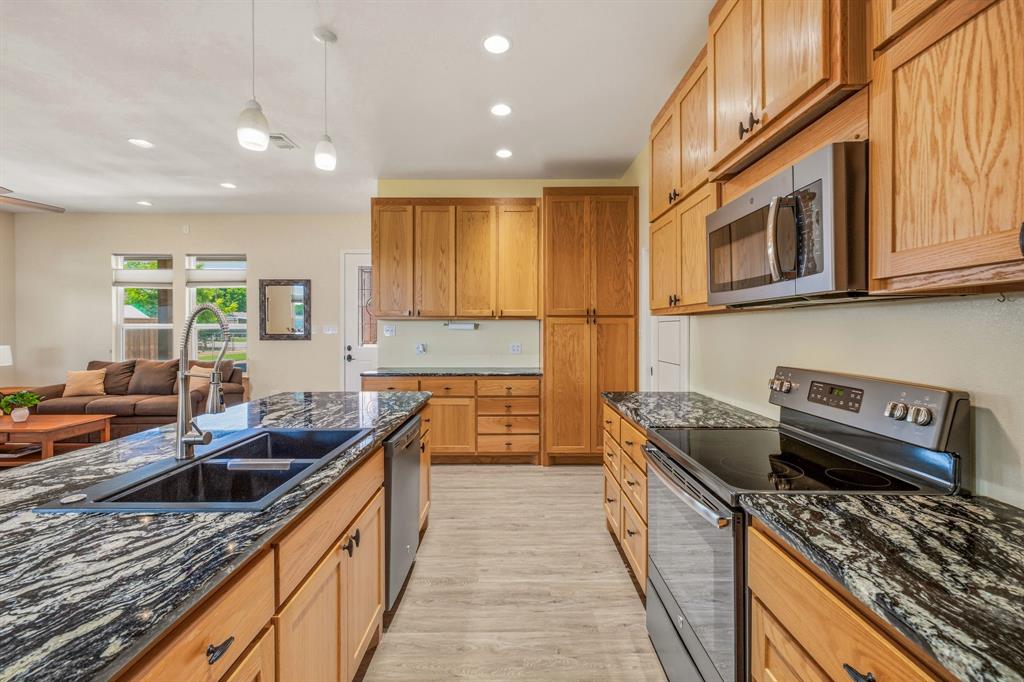 4323 Basswood Court Property Photo 11