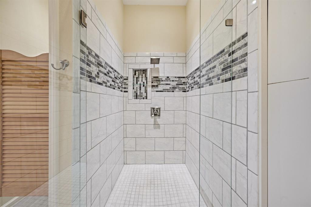 4323 Basswood Court Property Photo 17