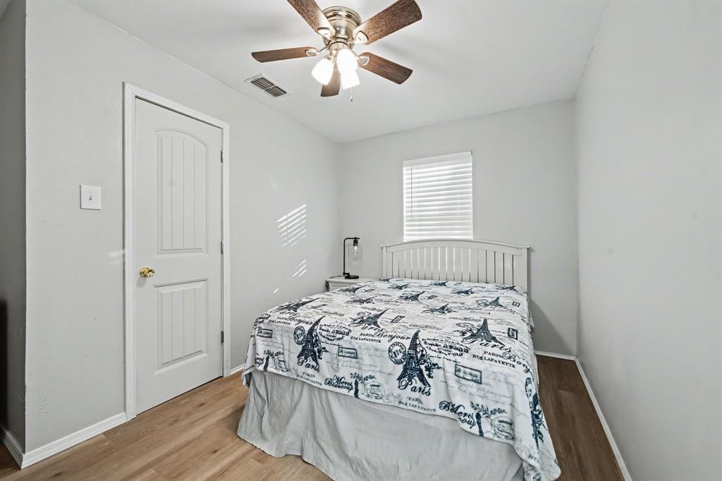 762 Oak Leaf Trail Property Photo 14