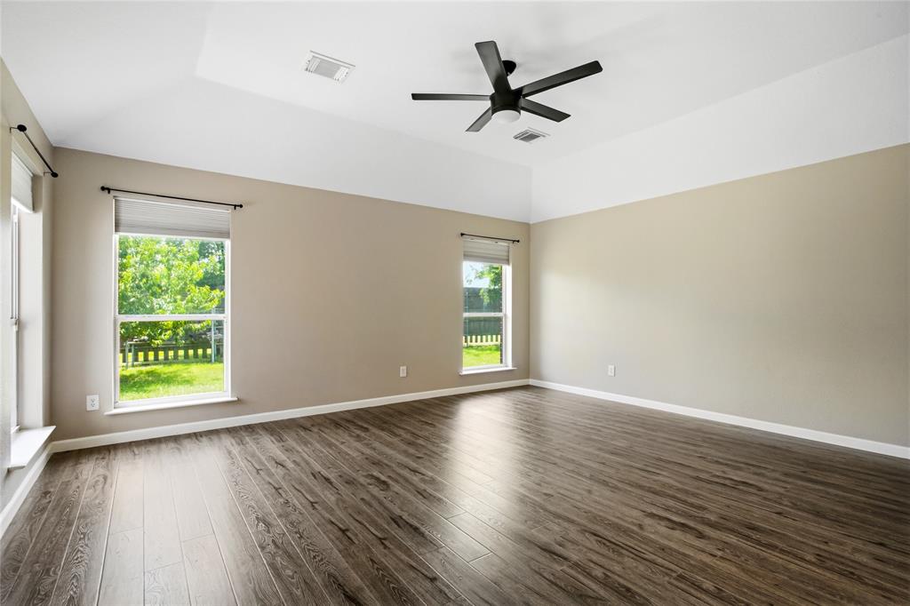 2621 Taylor Boulevard Property Photo 4