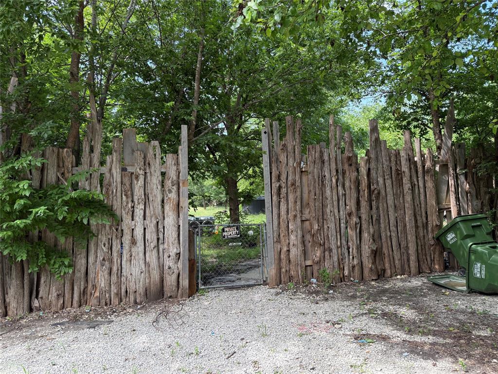 11152 Metz Road Property Photo 1