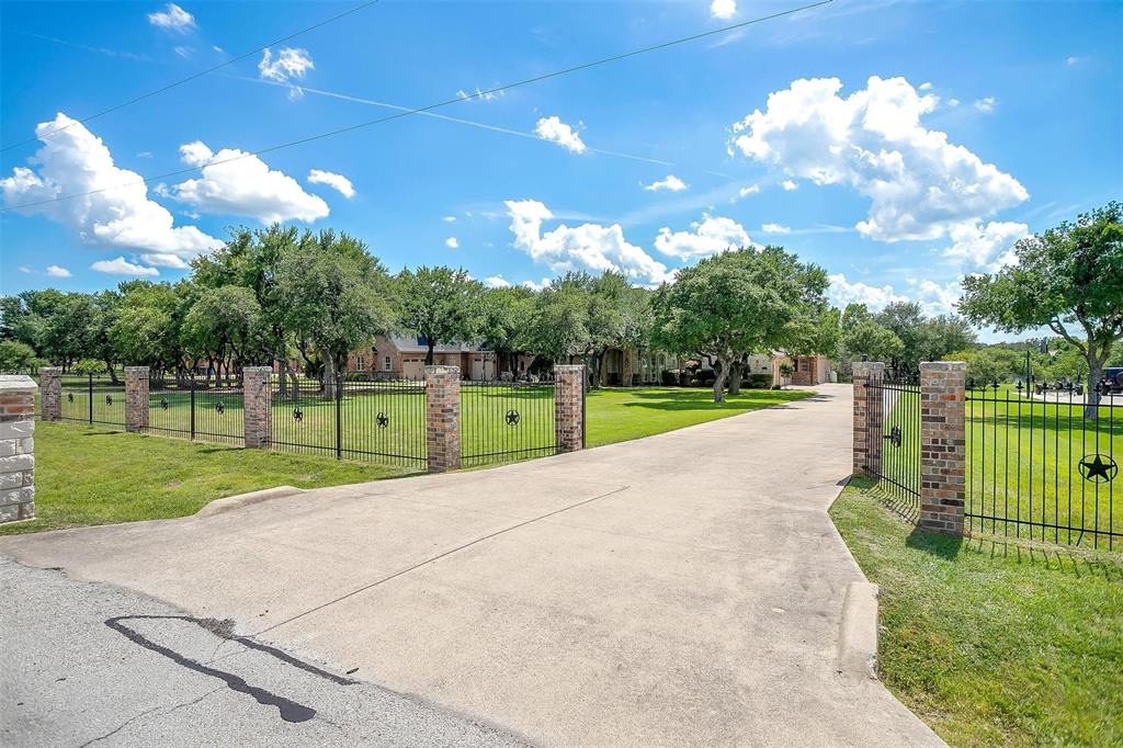 9549 Dickson Road Property Photo 2