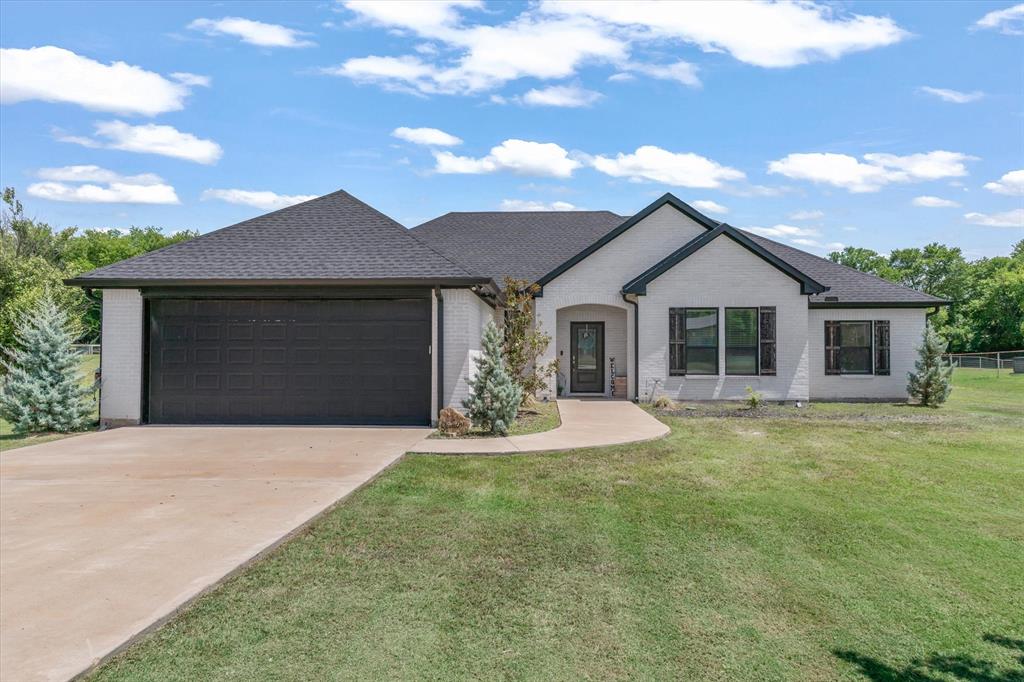 179 Private Road 8641 Property Photo 4