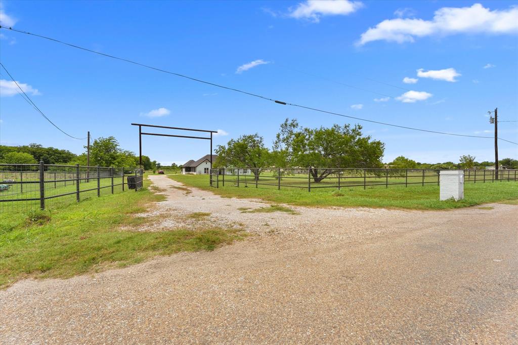 2742 Sundown Drive Property Photo 2