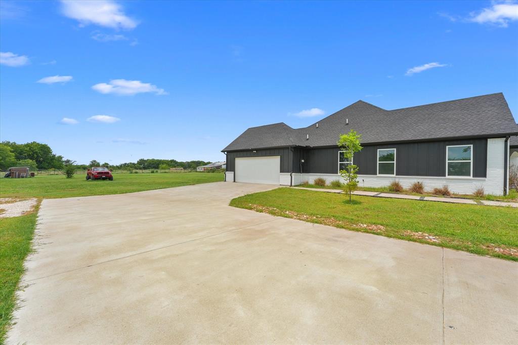 2742 Sundown Drive Property Photo 4