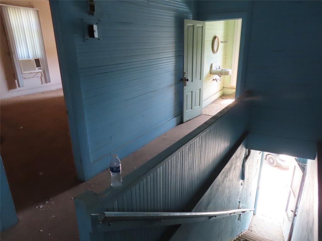 307 N Main Street Property Photo 6